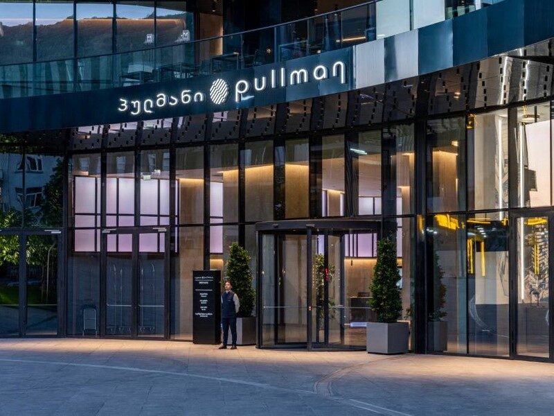 PULLMAN TBILISI AXIS TOWERS 5*